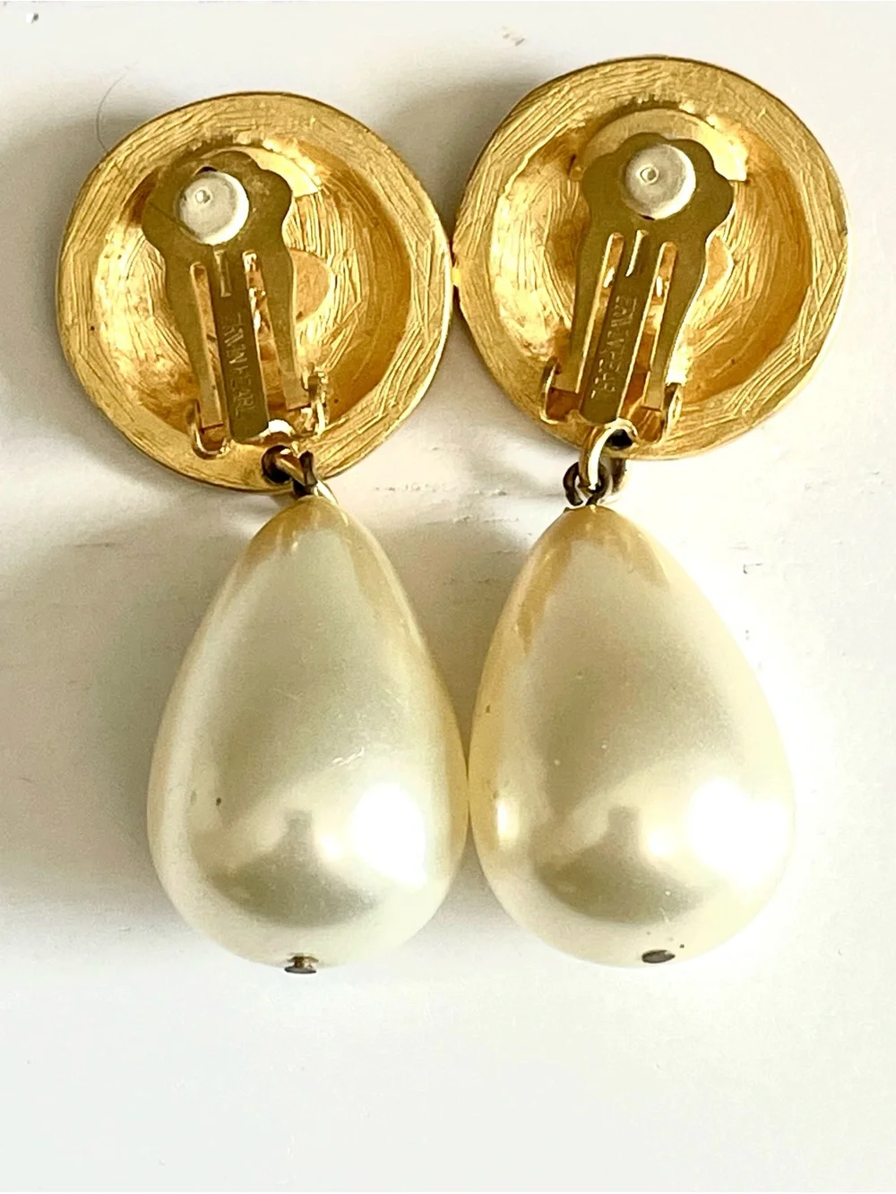 Erwin Pearl Vintage Gold Swirl Pearl Clip Earrings Drop Dangle Runway Statement